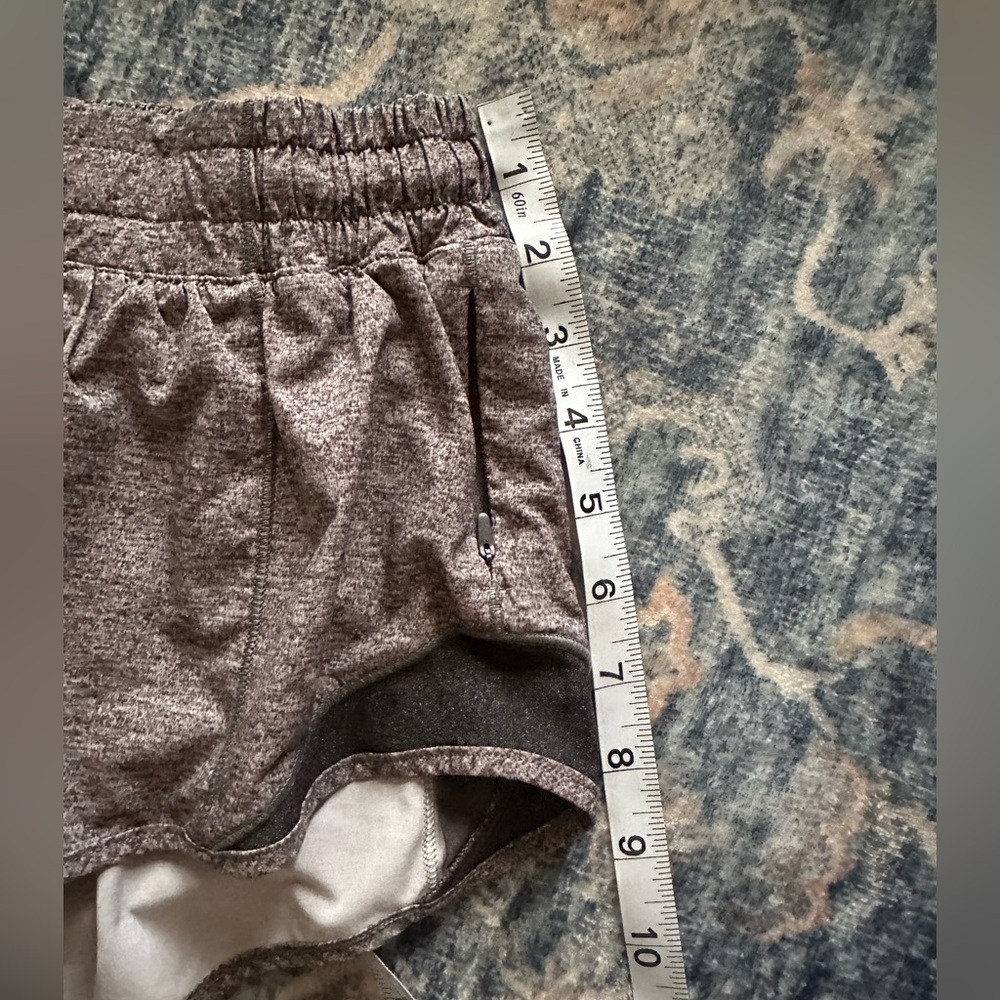 Women’s Heather Gray Active Running Shorts Lululemon Hotty Hots - Picture 6 of 7